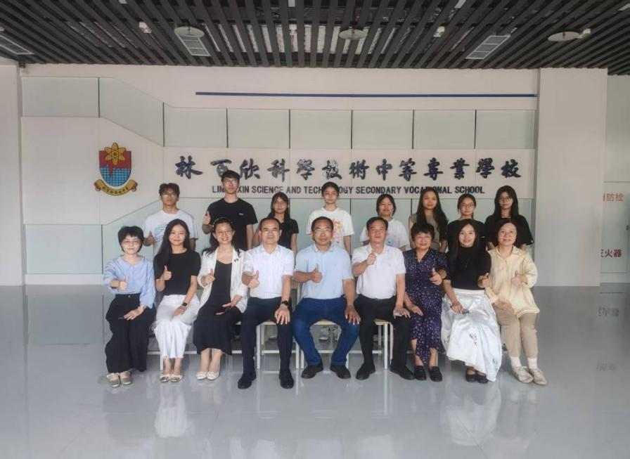 管理学院到汕头中职学校交流“3+4”中本贯通工作...