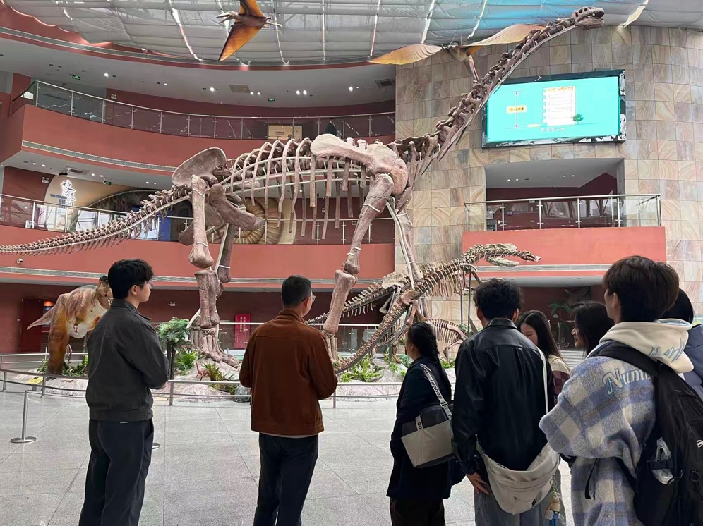 管理学院师生走访河源恐龙博物馆共研数字化科普...
